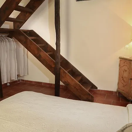 Vincenzo's In Tower Guest house *