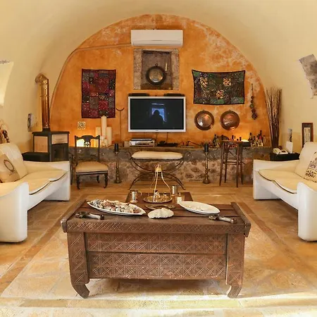 Vincenzo's In Tower Guest house *