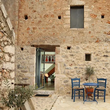 Vincenzo's In Tower Leonidio