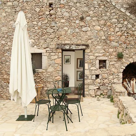 Vincenzo's In Tower Guest house Leonidio